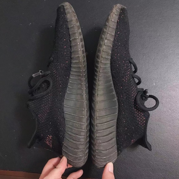 Adidas Yeezy Boost 350 V2 Black/Red - Picture 4 of 8